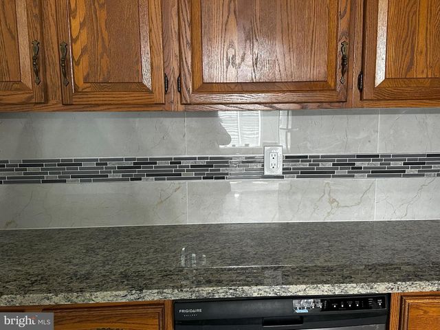 66 CHEVERNY CT, Hamilton, NJ 08619