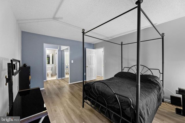 66 CHEVERNY CT, Hamilton, NJ 08619