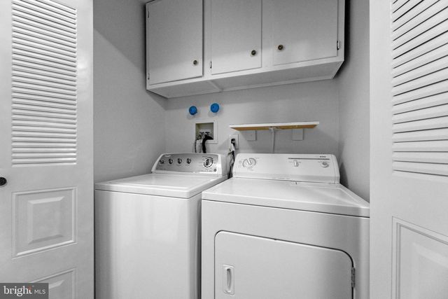 66 CHEVERNY CT, Hamilton, NJ 08619