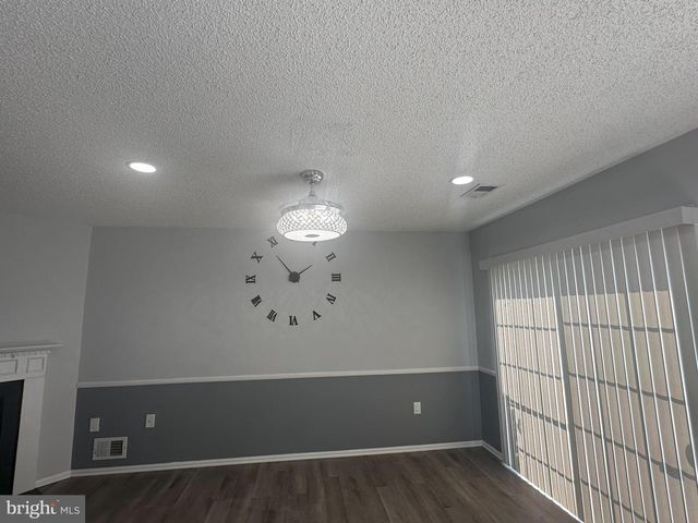 66 CHEVERNY CT, Hamilton, NJ 08619