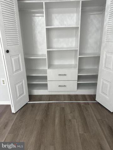 66 CHEVERNY CT, Hamilton, NJ 08619