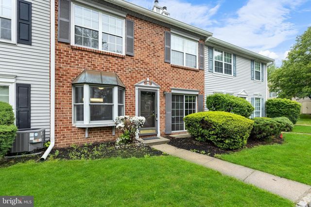 66 CHEVERNY CT, Hamilton, NJ 08619