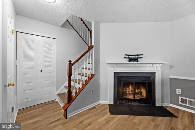 66 CHEVERNY CT, Hamilton, NJ 08619