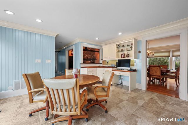 17 Abbotts Hill Road, Newtown, CT 06470