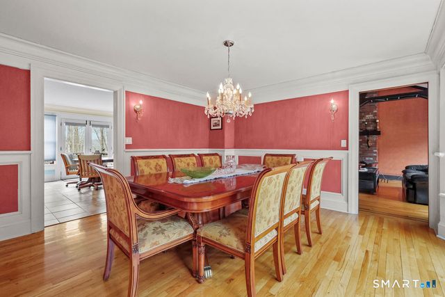 17 Abbotts Hill Road, Newtown, CT 06470