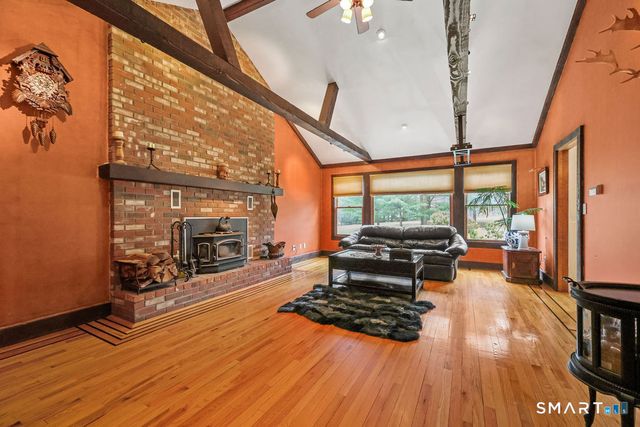 17 Abbotts Hill Road, Newtown, CT 06470