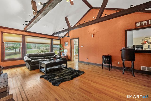 17 Abbotts Hill Road, Newtown, CT 06470