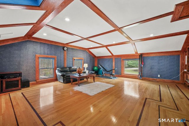 17 Abbotts Hill Road, Newtown, CT 06470