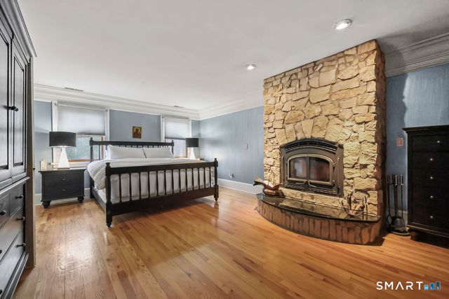 17 Abbotts Hill Road, Newtown, CT 06470