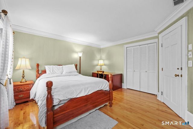 17 Abbotts Hill Road, Newtown, CT 06470