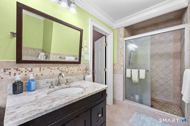 17 Abbotts Hill Road, Newtown, CT 06470