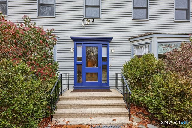 17 Abbotts Hill Road, Newtown, CT 06470