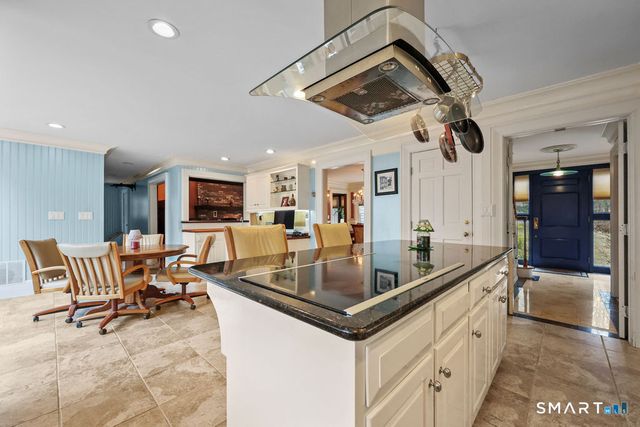 17 Abbotts Hill Road, Newtown, CT 06470