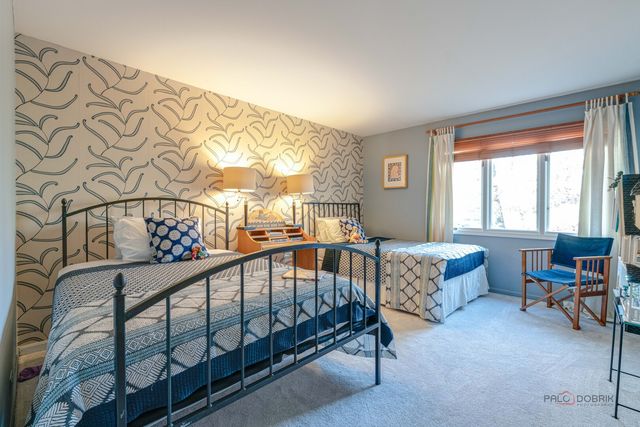 1 Astor Court, Lincolnshire, IL 60045