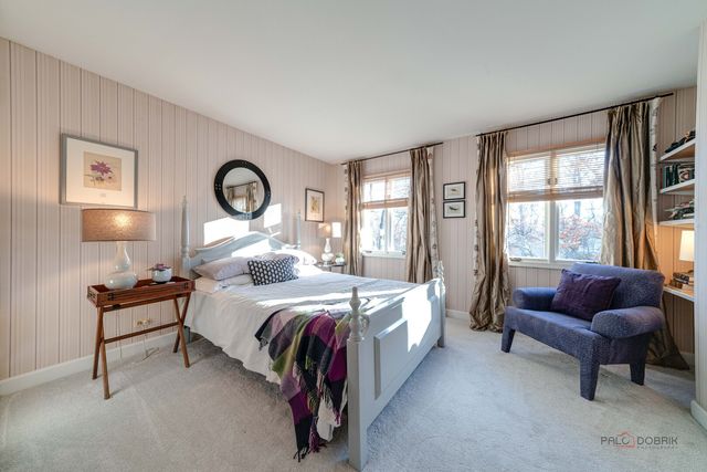 1 Astor Court, Lincolnshire, IL 60045