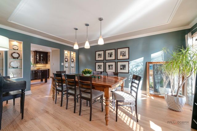 1 Astor Court, Lincolnshire, IL 60045