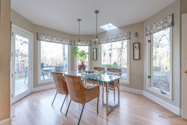 1 Astor Court, Lincolnshire, IL 60045