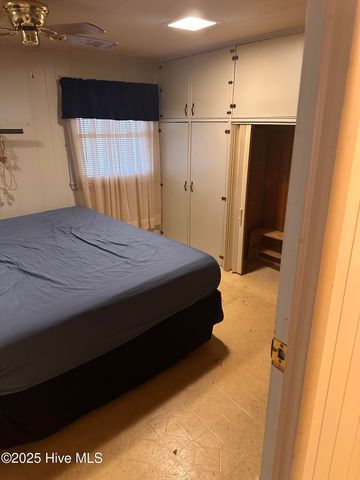 120 Youpon Drive, Hubert, NC 28539