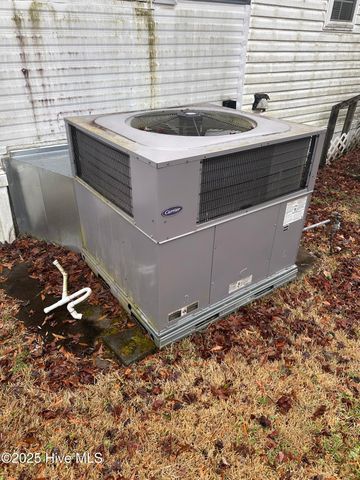 120 Youpon Drive, Hubert, NC 28539