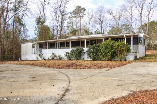 120 Youpon Drive, Hubert, NC 28539