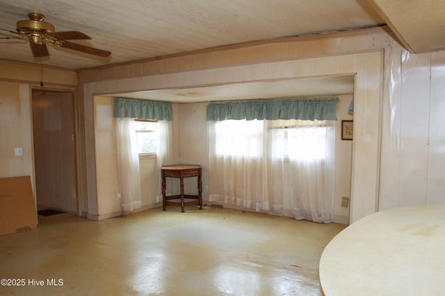 120 Youpon Drive, Hubert, NC 28539