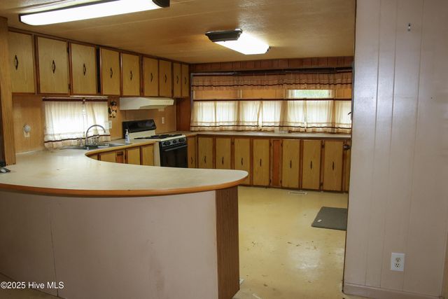 120 Youpon Drive, Hubert, NC 28539