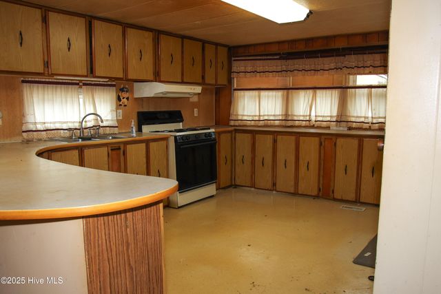 120 Youpon Drive, Hubert, NC 28539