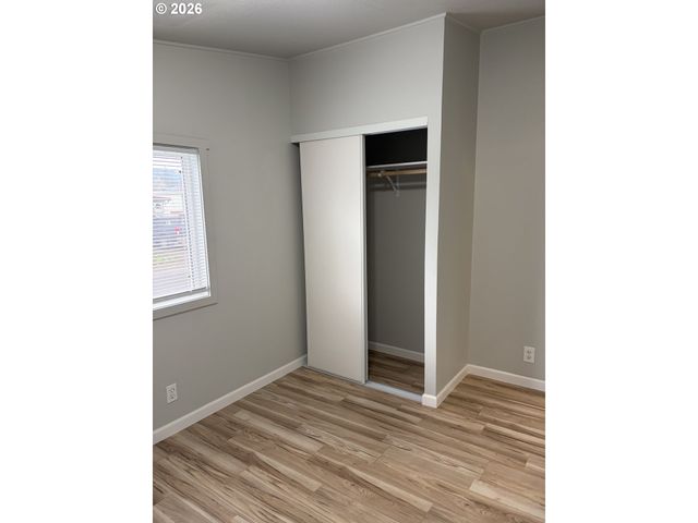 700 N MILL St 21, Creswell, OR 97426