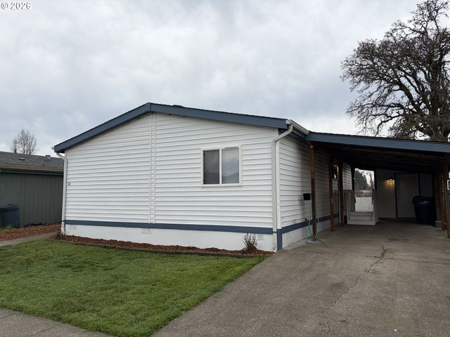 700 N MILL St 21, Creswell, OR 97426