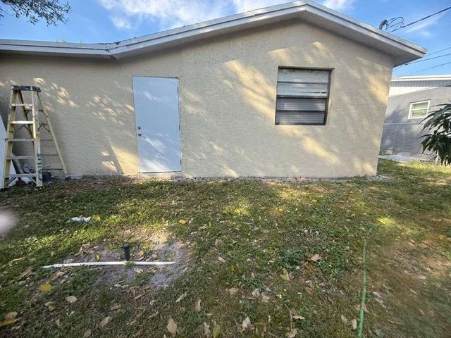 5836 Wiley Street, Hollywood, FL 33023