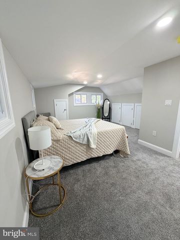 6 MERRY RD, Newark, DE 19713