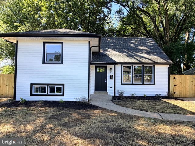 6 MERRY RD, Newark, DE 19713