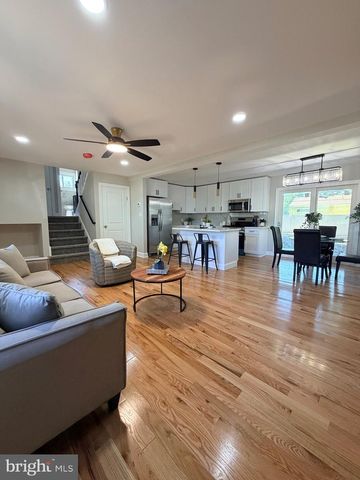 6 MERRY RD, Newark, DE 19713