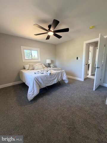 6 MERRY RD, Newark, DE 19713