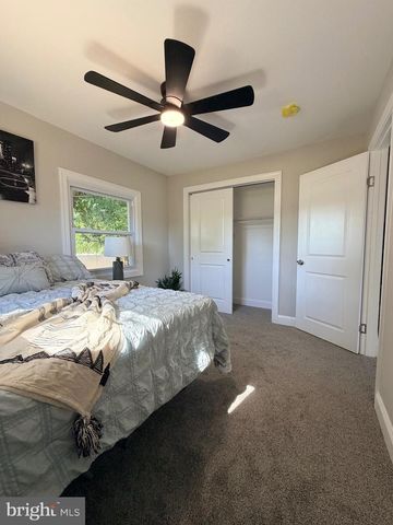 6 MERRY RD, Newark, DE 19713