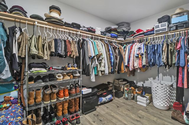 1095 Fuagte Rd, Evensville, TN 37332