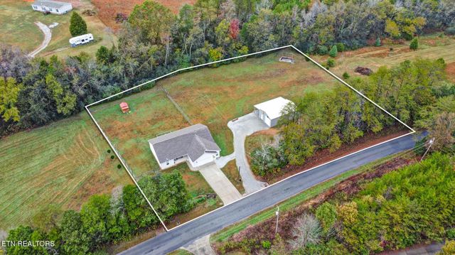 1095 Fuagte Rd, Evensville, TN 37332