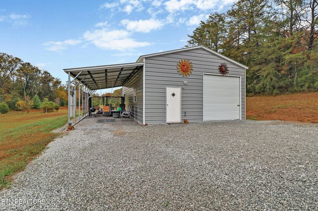 1095 Fuagte Rd, Evensville, TN 37332