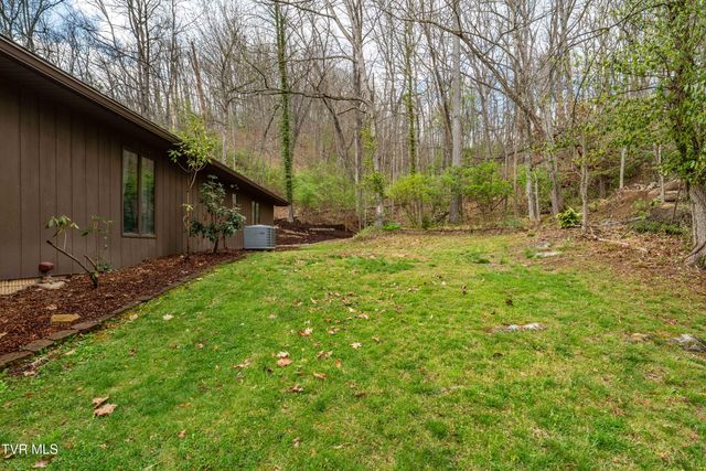 102 Tracy Lane, Bristol, TN 37620