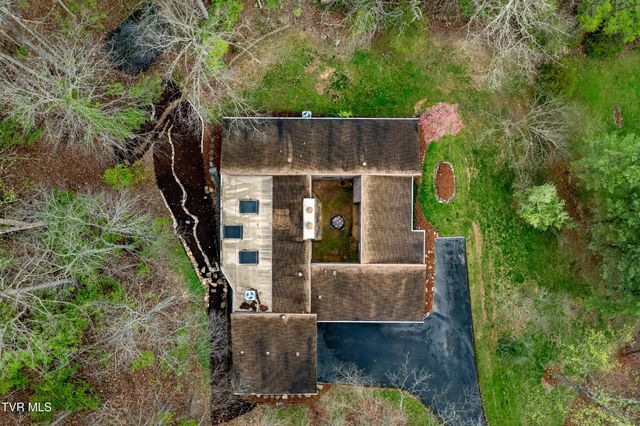 102 Tracy Lane, Bristol, TN 37620