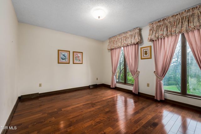 102 Tracy Lane, Bristol, TN 37620