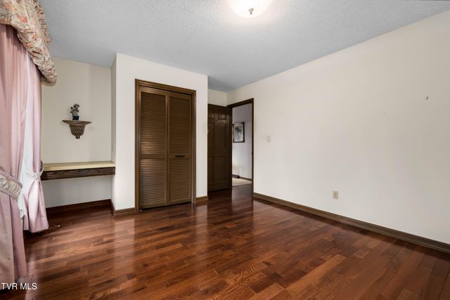 102 Tracy Lane, Bristol, TN 37620