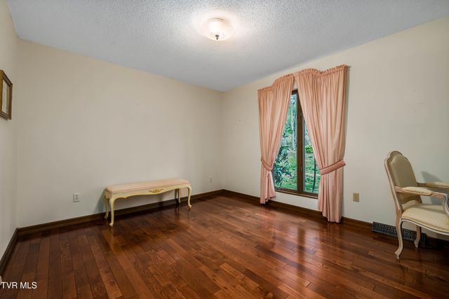 102 Tracy Lane, Bristol, TN 37620