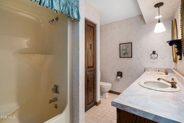 102 Tracy Lane, Bristol, TN 37620