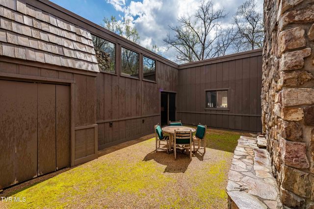 102 Tracy Lane, Bristol, TN 37620