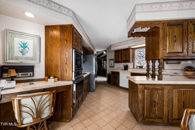 102 Tracy Lane, Bristol, TN 37620