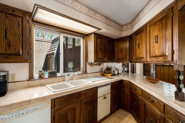 102 Tracy Lane, Bristol, TN 37620