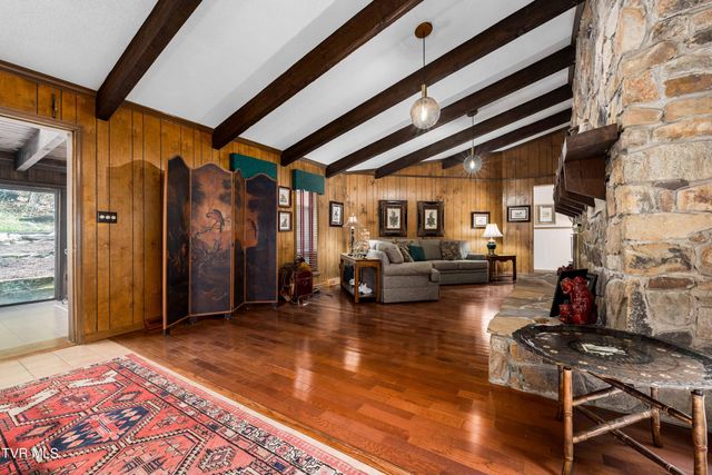 102 Tracy Lane, Bristol, TN 37620