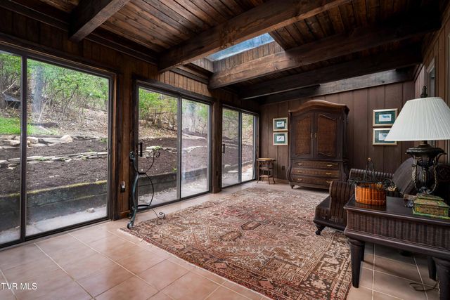 102 Tracy Lane, Bristol, TN 37620