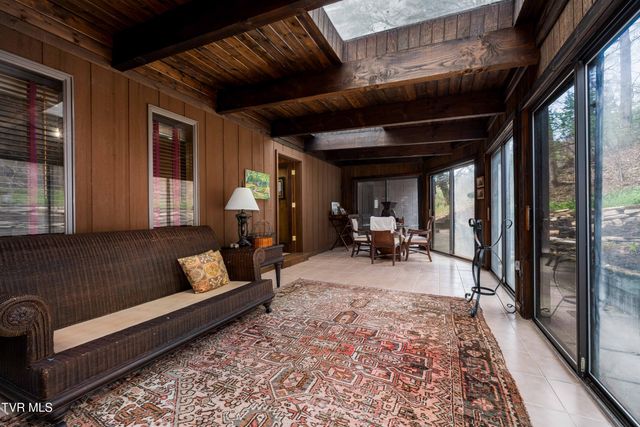 102 Tracy Lane, Bristol, TN 37620